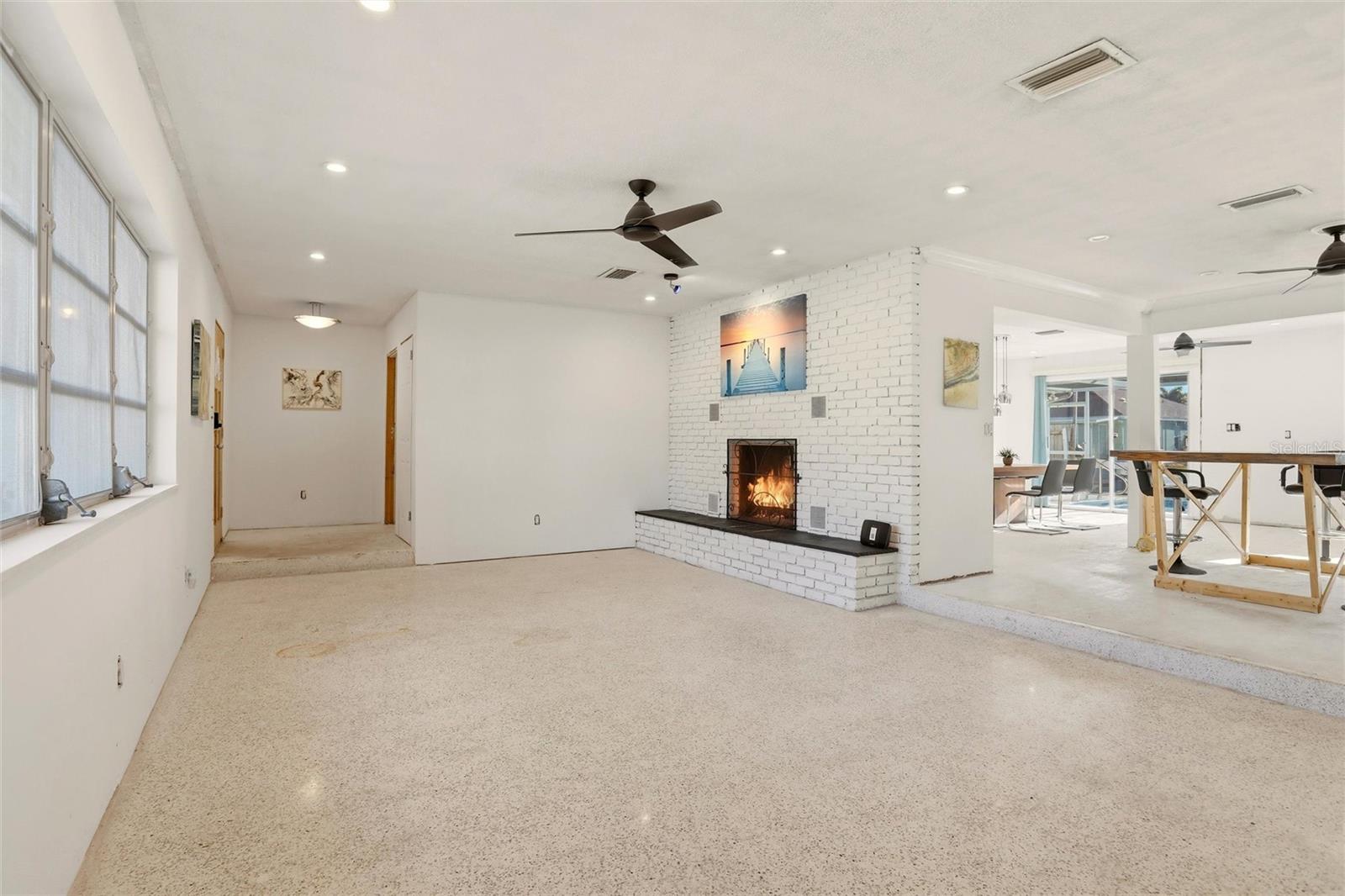 Image 15 of 46 For 552 Juan Anasco Drive