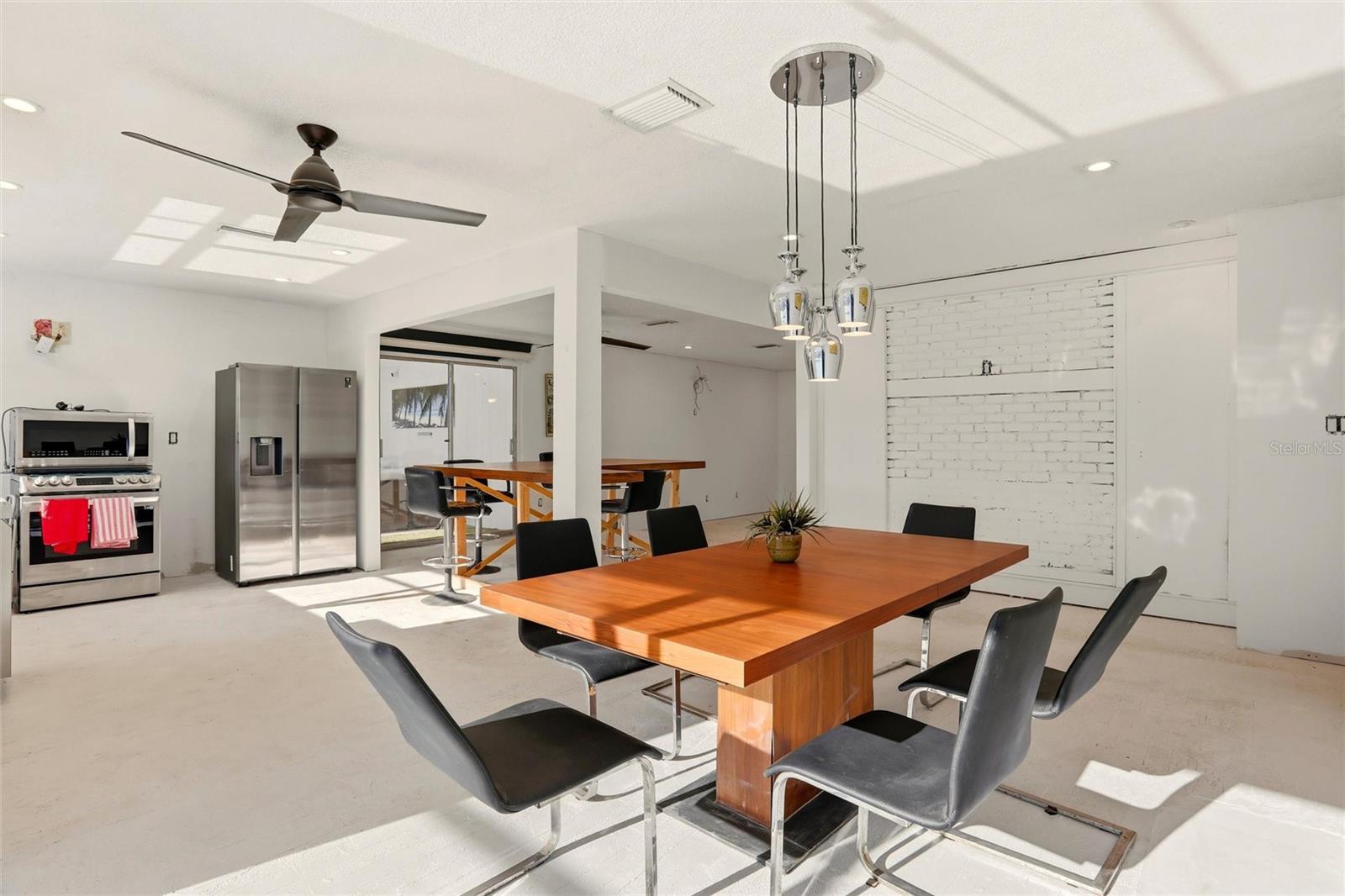 Image 20 of 46 For 552 Juan Anasco Drive