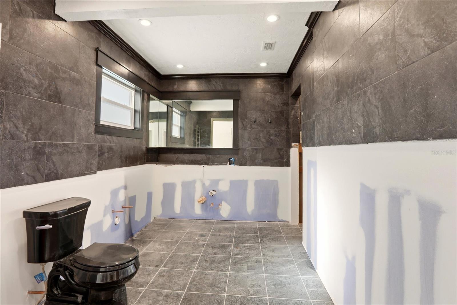 Image 24 of 46 For 552 Juan Anasco Drive