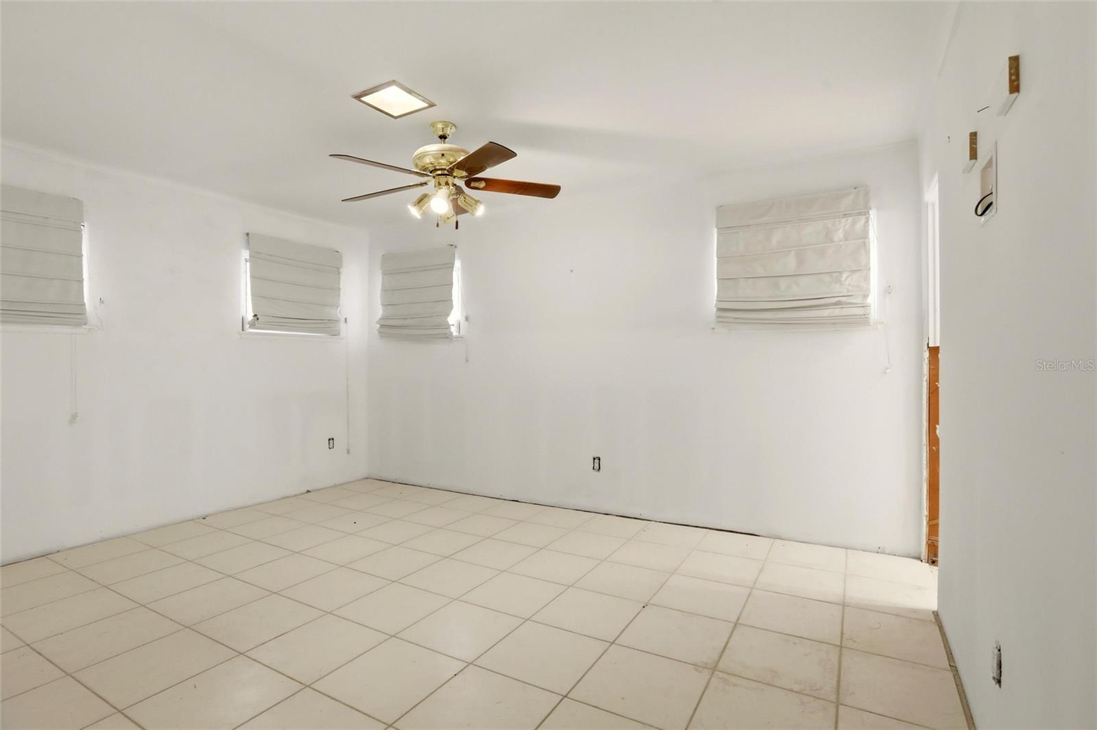 Image 27 of 46 For 552 Juan Anasco Drive