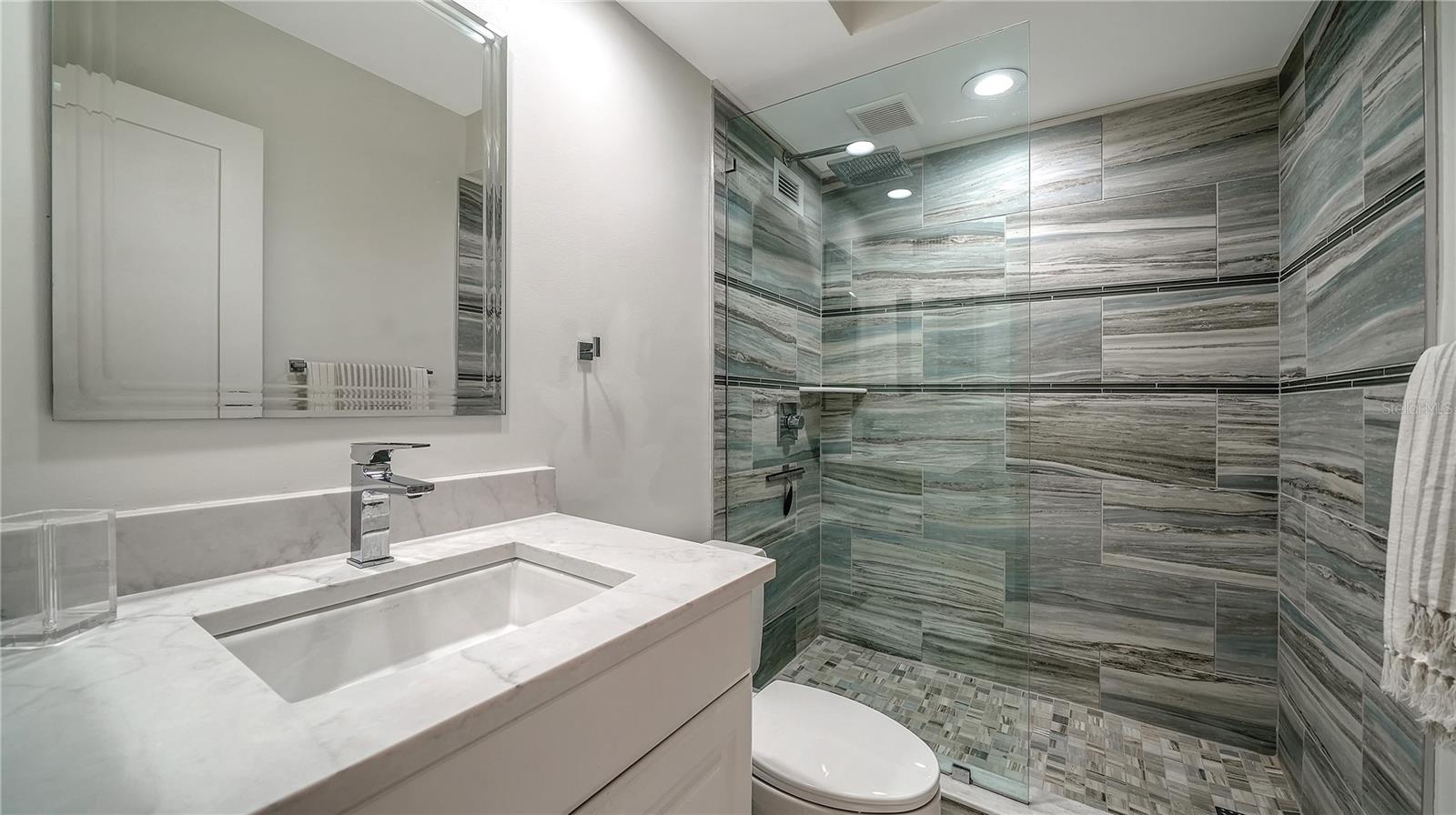 Image 13 of 30 For 1000 Longboat Club Road 403