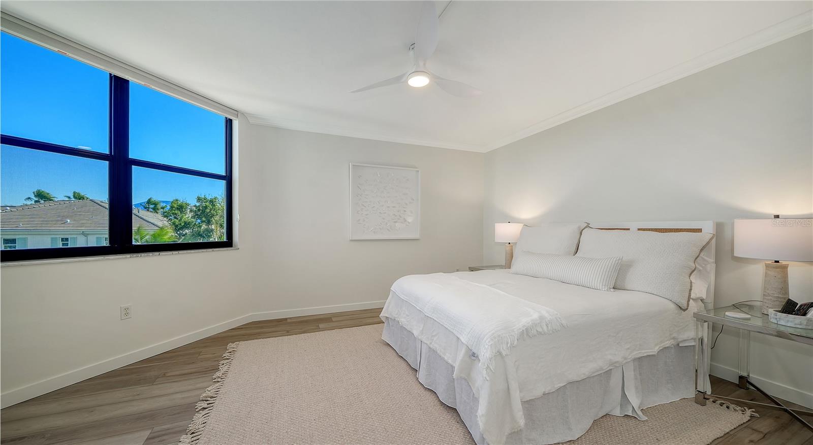 Image 14 of 30 For 1000 Longboat Club Road 403