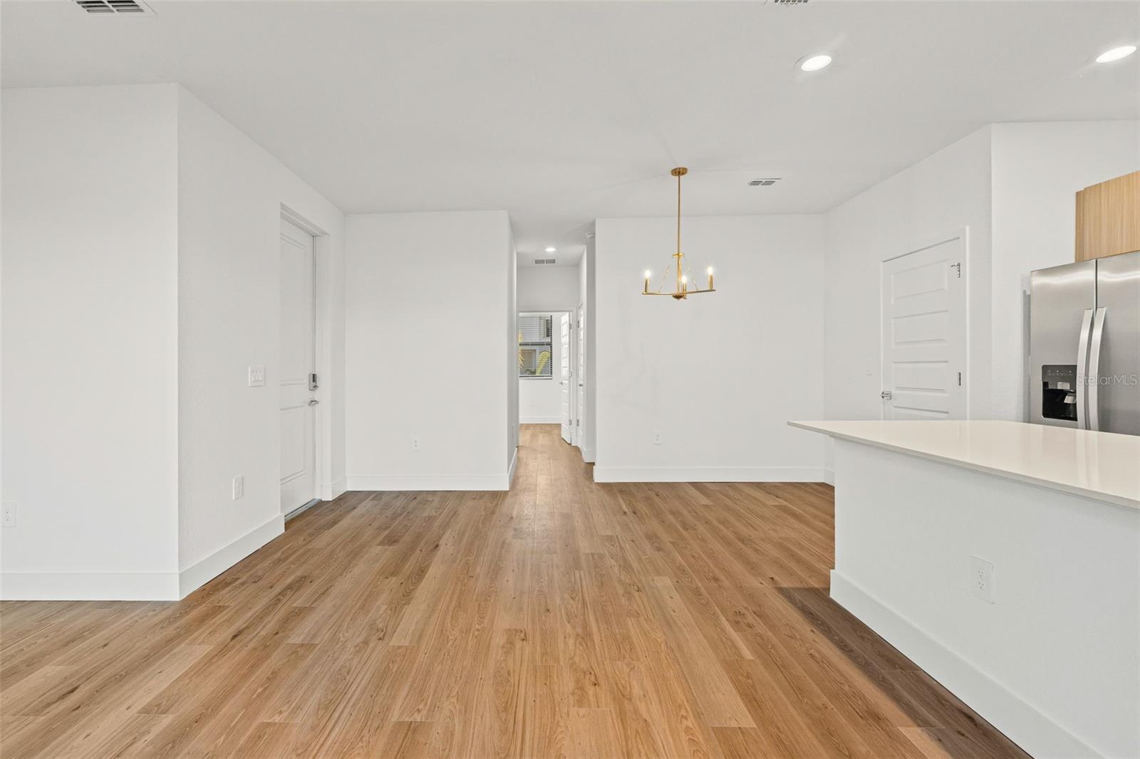 Image 11 of 44 For 8025 Gulfstream Court