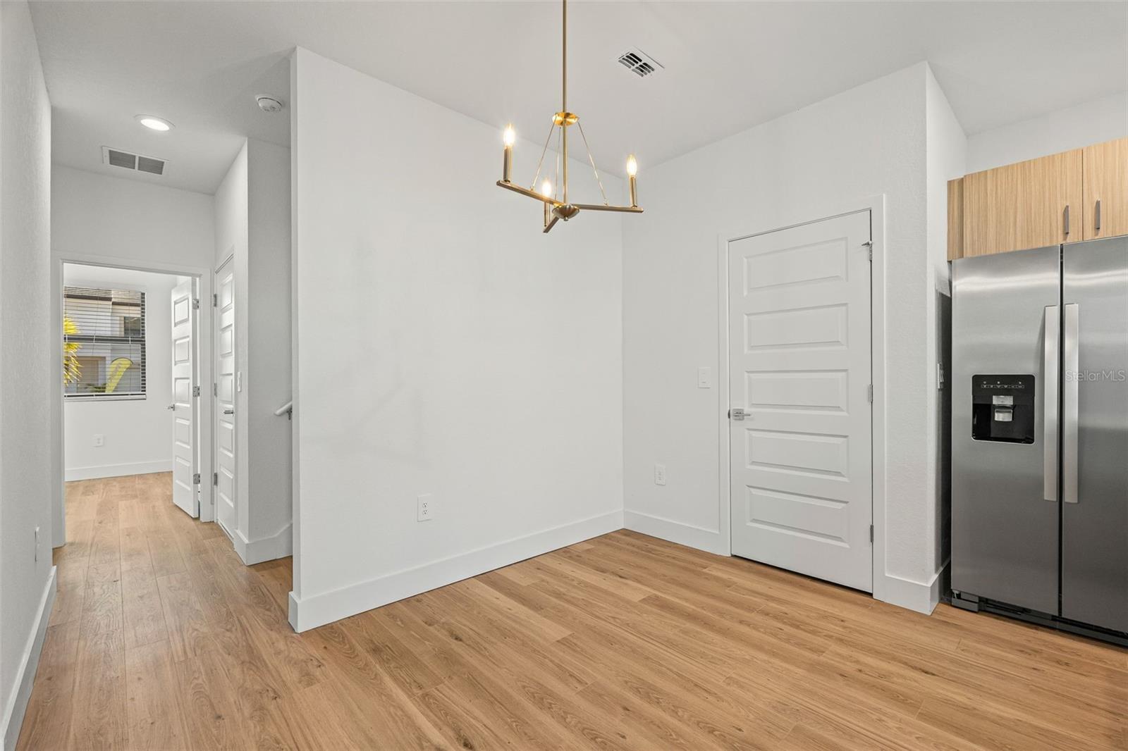 Image 15 of 44 For 8025 Gulfstream Court