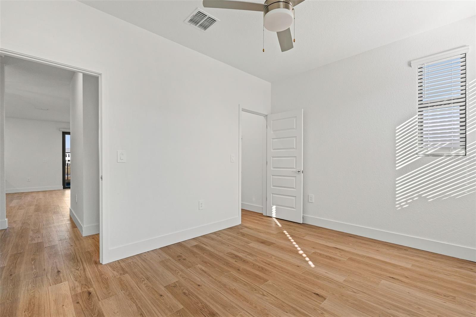 Image 21 of 44 For 8025 Gulfstream Court