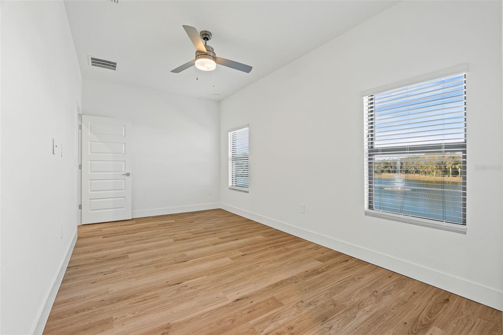 Image 25 of 44 For 8025 Gulfstream Court