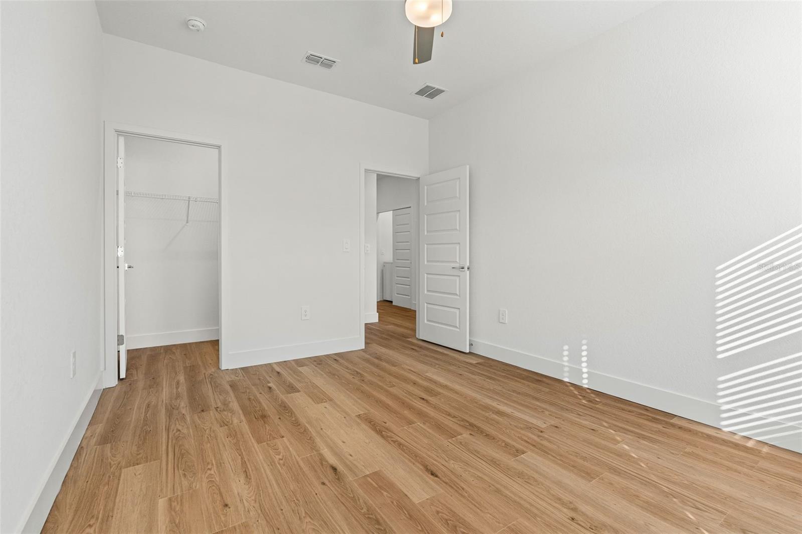 Image 33 of 44 For 8025 Gulfstream Court