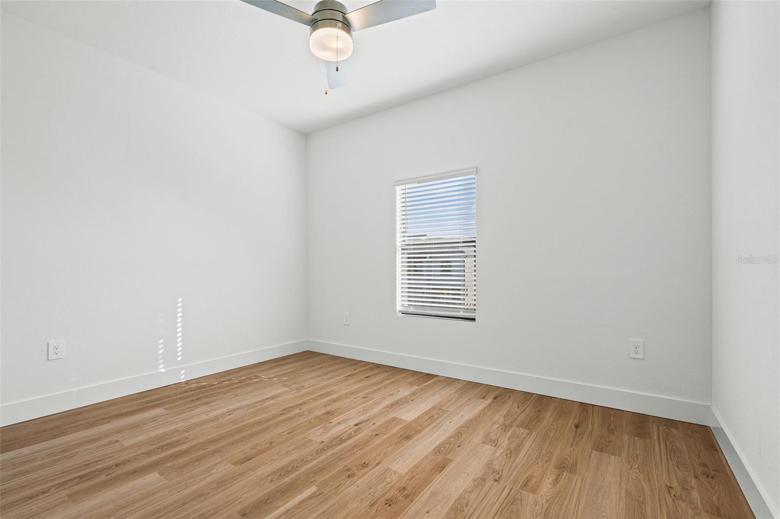 Image 35 of 44 For 8025 Gulfstream Court