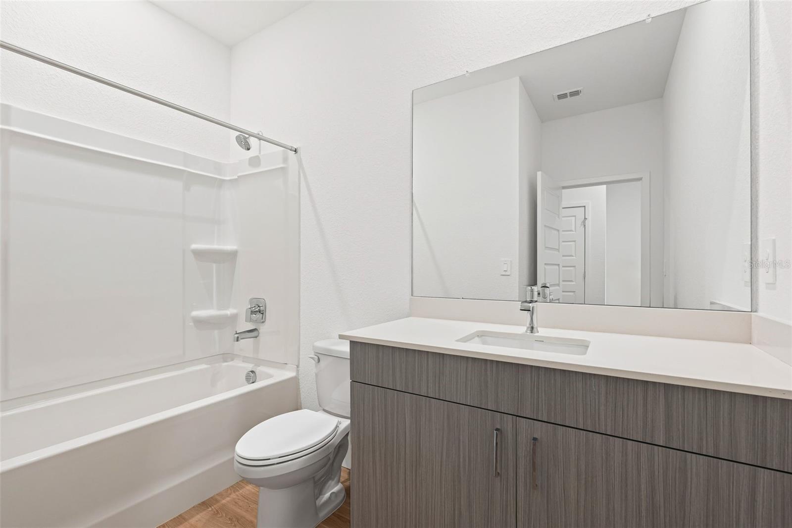 Image 37 of 44 For 8025 Gulfstream Court