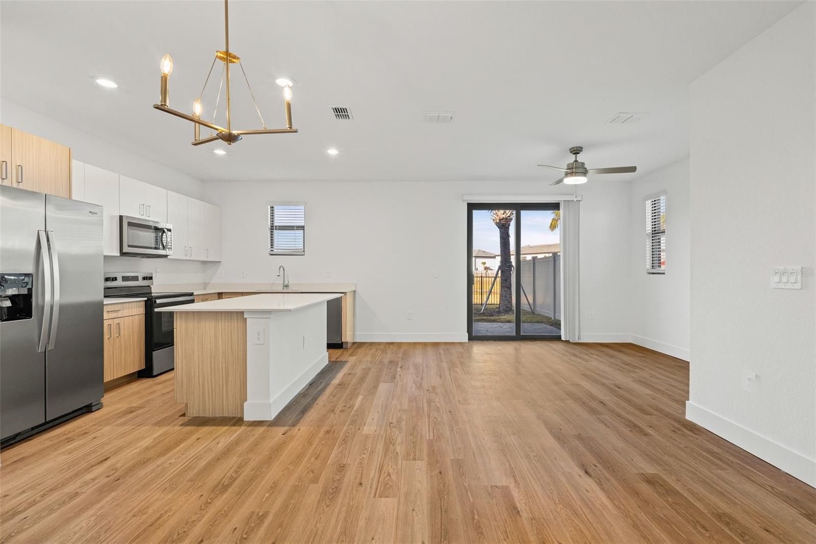 Image 7 of 44 For 8025 Gulfstream Court