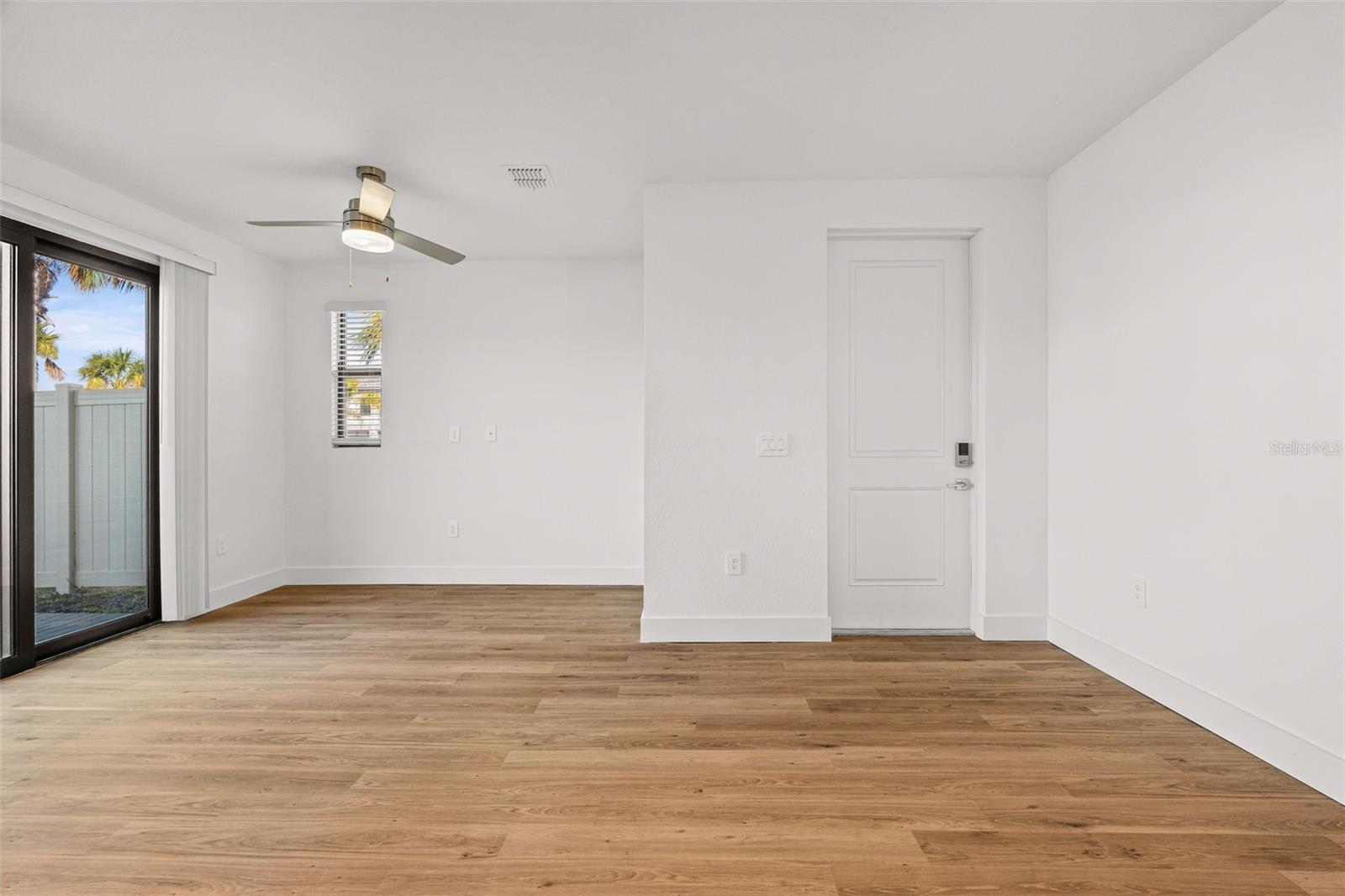 Image 9 of 44 For 8025 Gulfstream Court