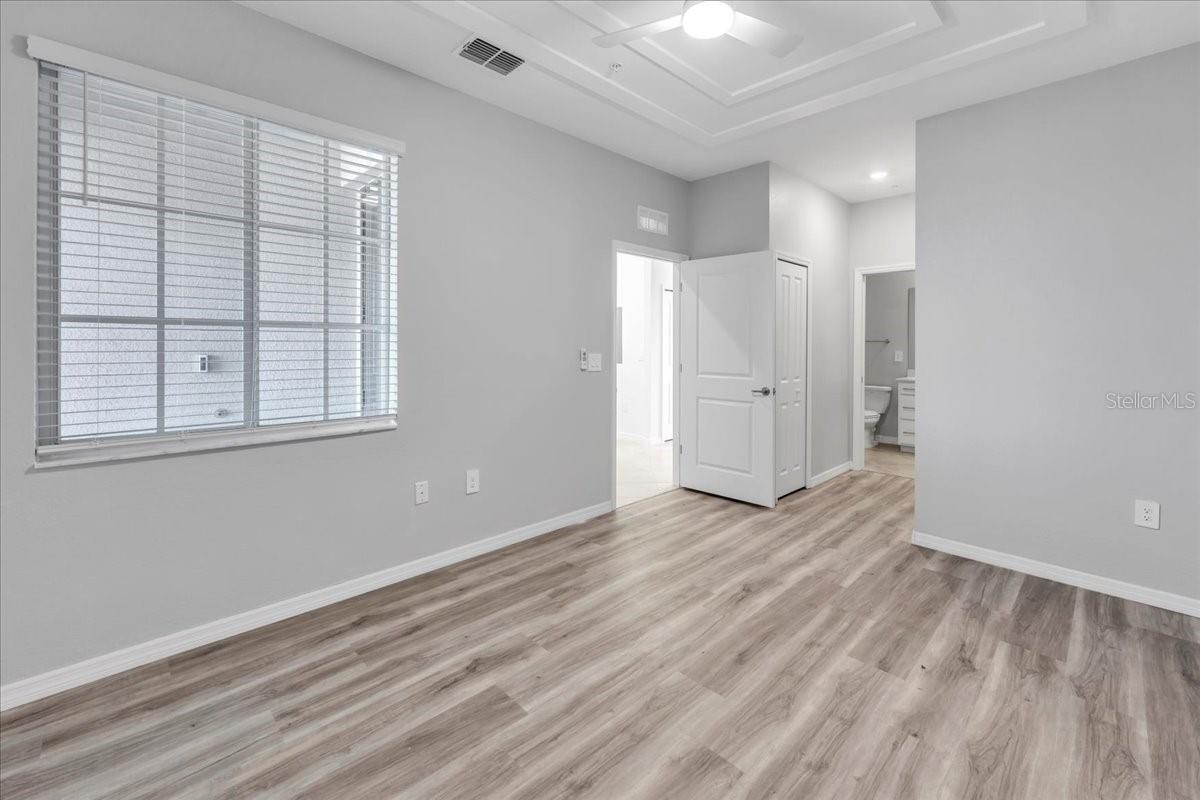 Image 10 of 22 For 19140 Scallop Loop 405