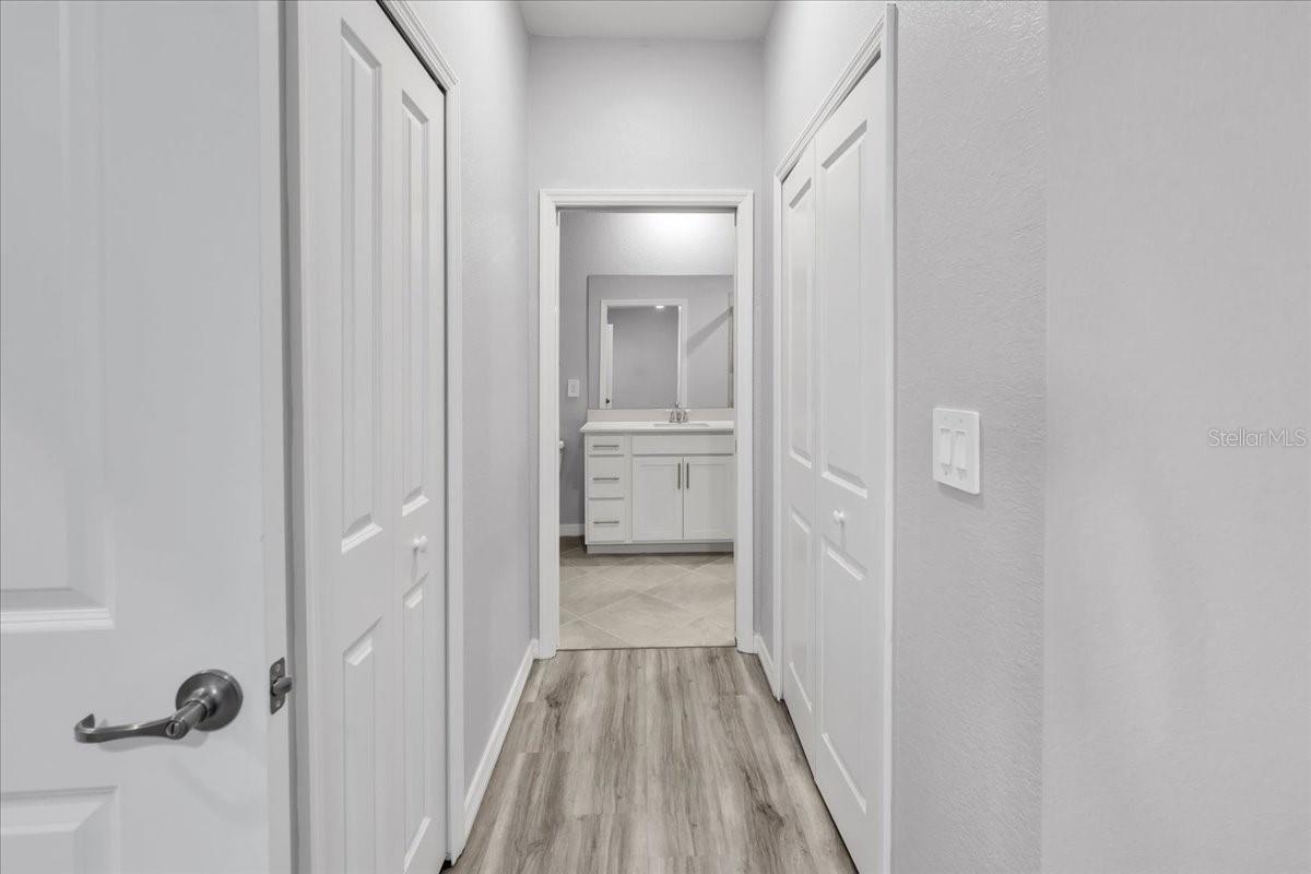 Image 11 of 22 For 19140 Scallop Loop 405