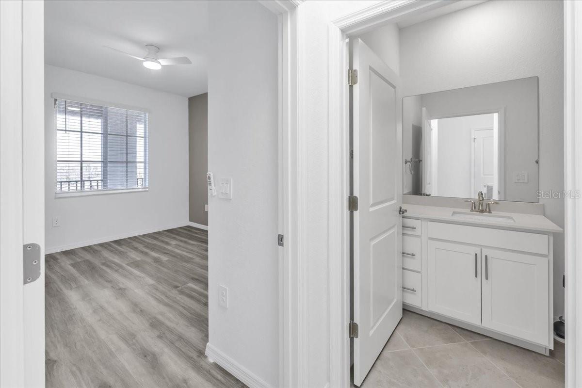 Image 13 of 22 For 19140 Scallop Loop 405