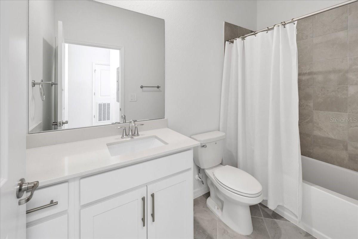 Image 16 of 22 For 19140 Scallop Loop 405