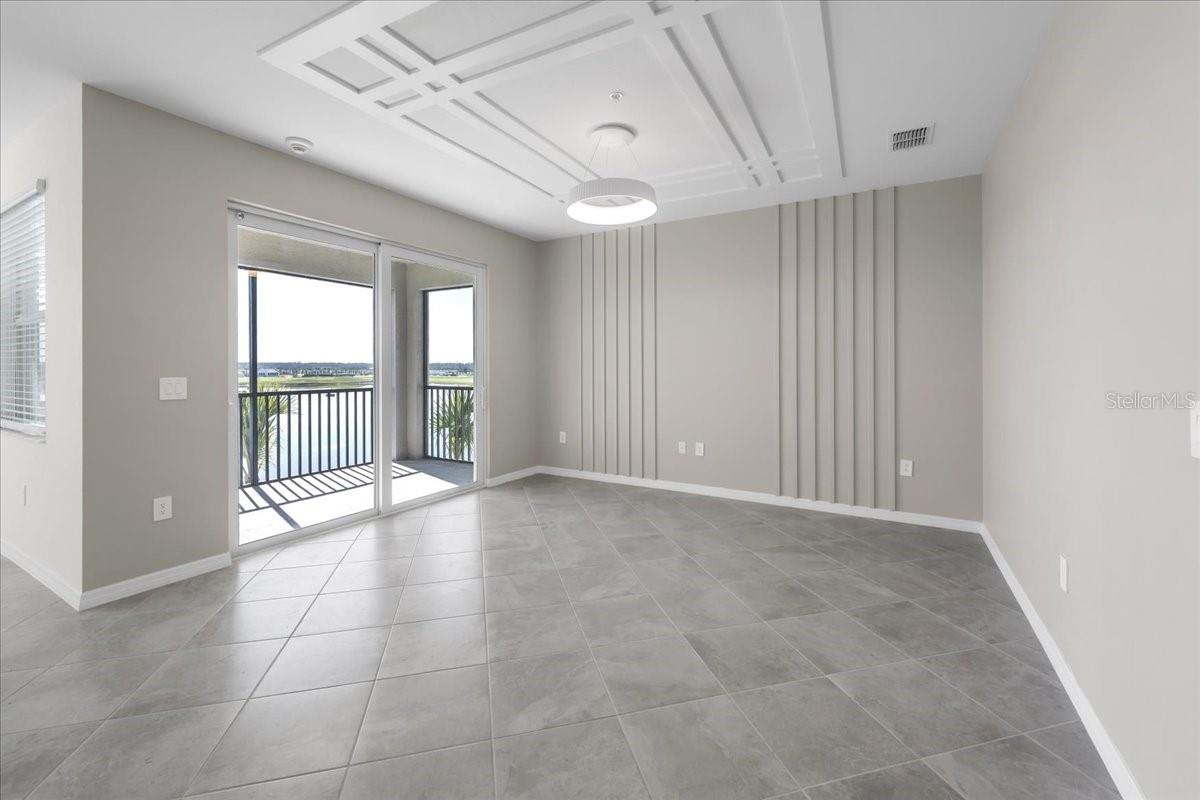 Image 18 of 22 For 19140 Scallop Loop 405