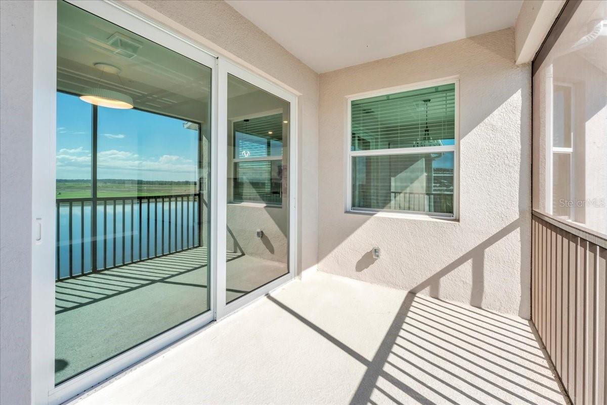 Image 20 of 22 For 19140 Scallop Loop 405