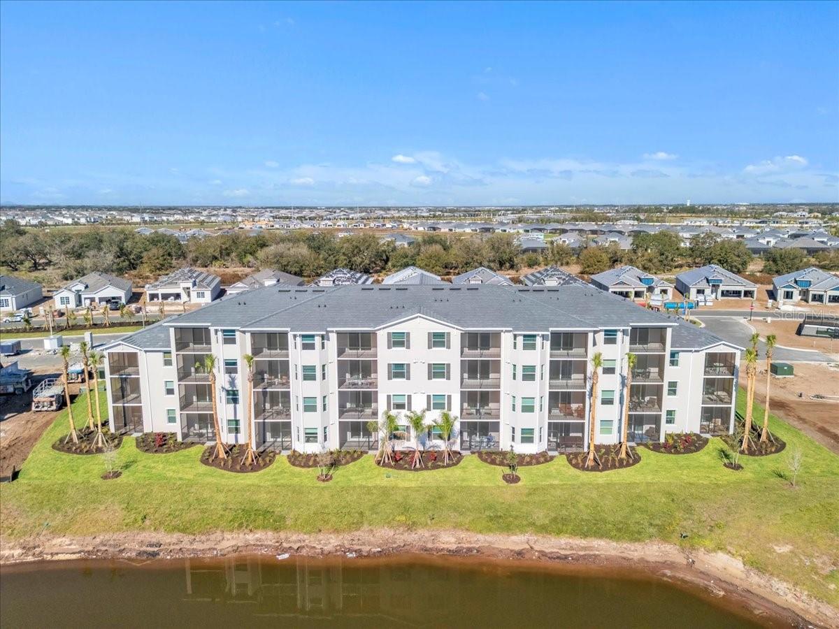 Image 21 of 22 For 19140 Scallop Loop 405