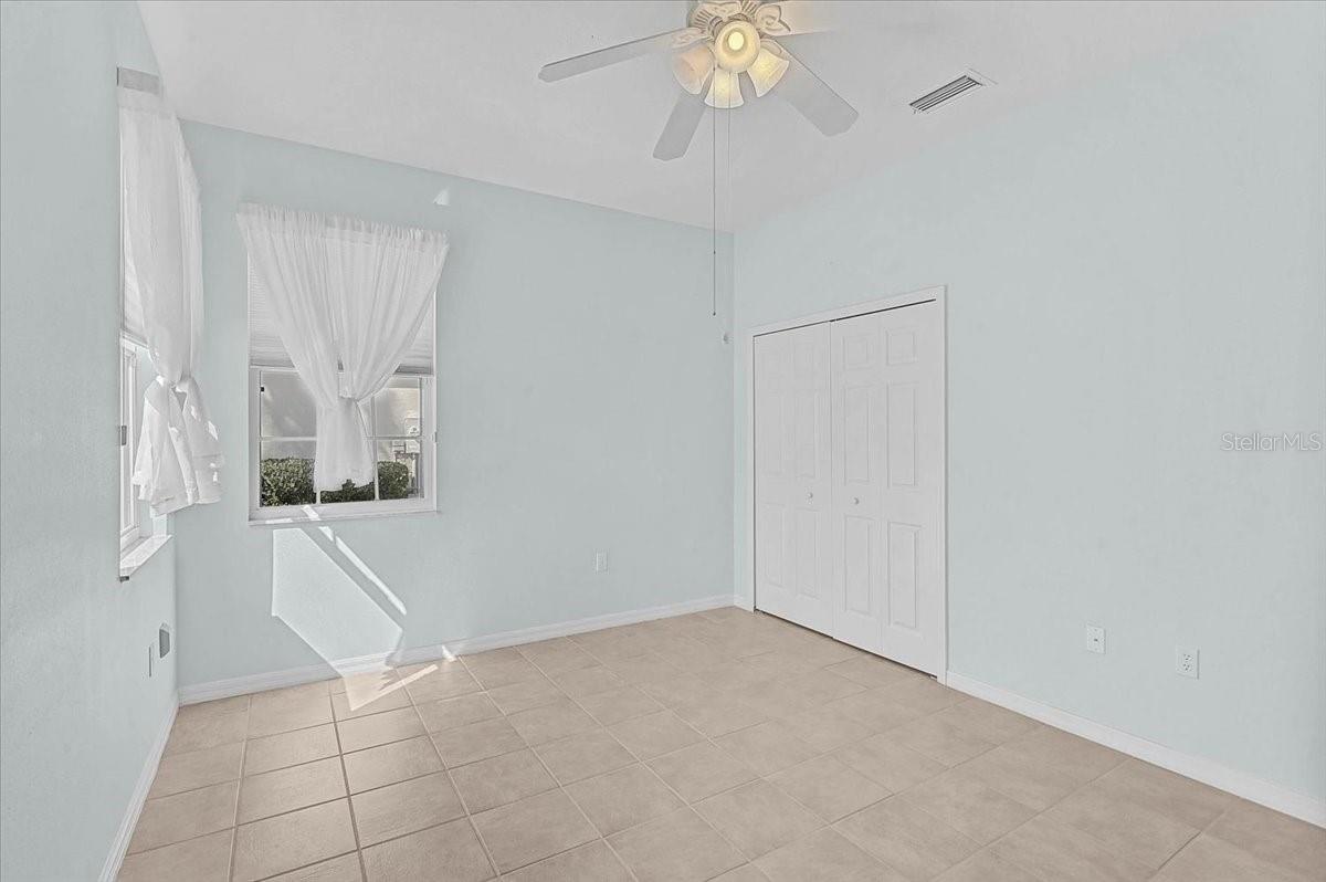 Image 18 of 47 For 4031 Caddie Drive E