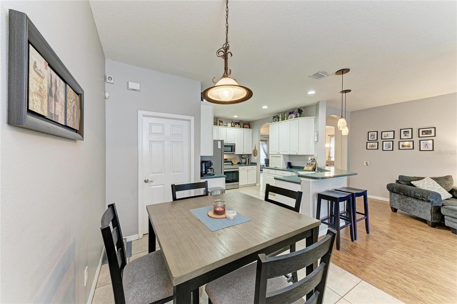 Image 22 of 63 For 835 Cedarcrest Court