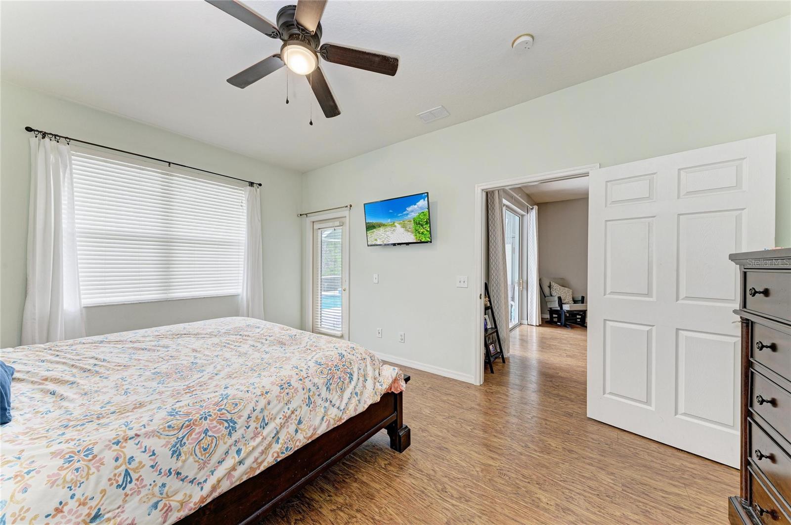 Image 29 of 63 For 835 Cedarcrest Court