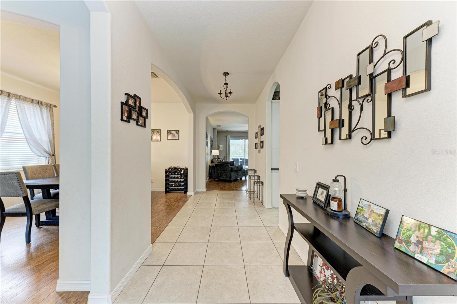 Image 7 of 63 For 835 Cedarcrest Court