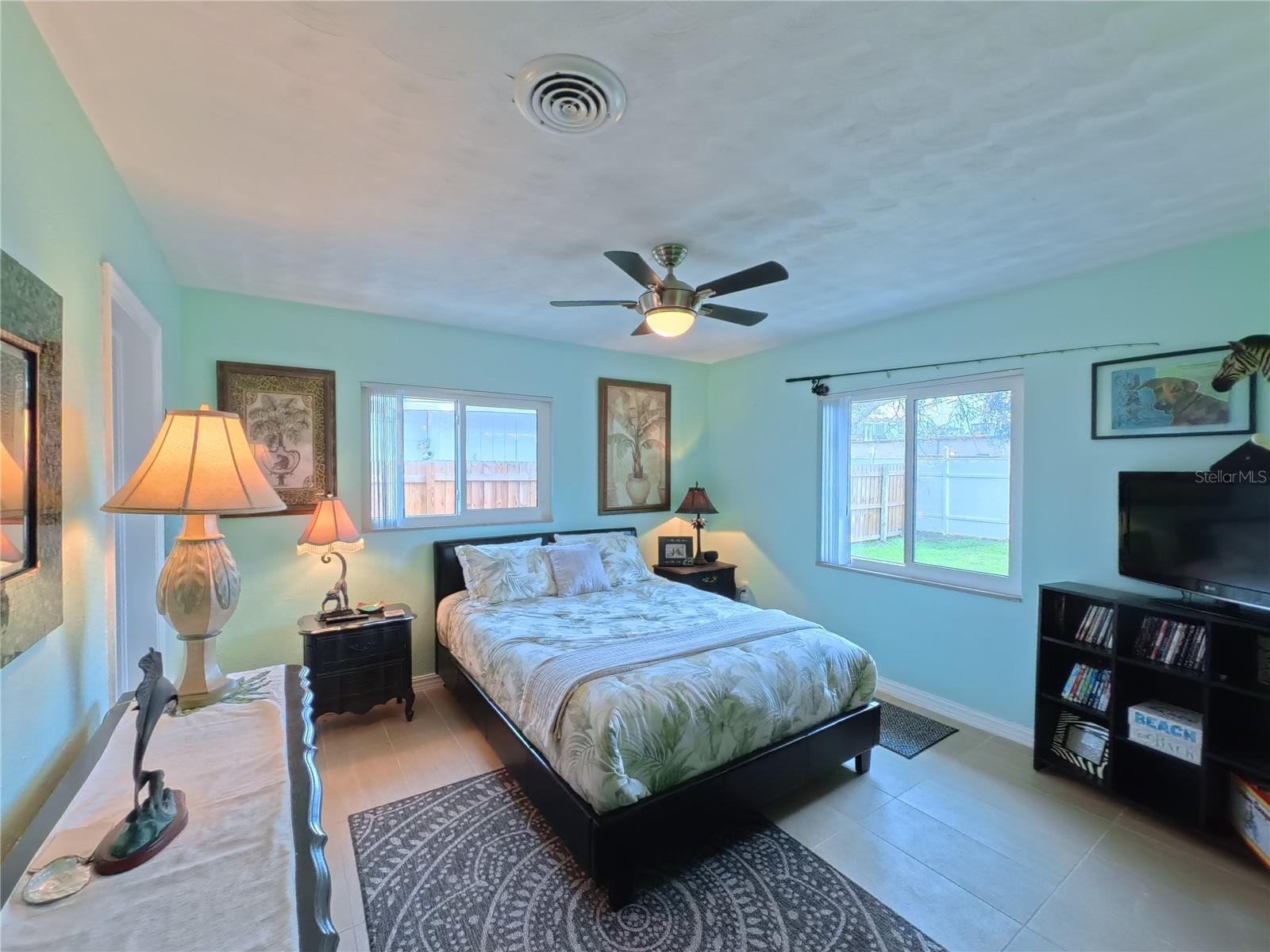 Image 8 of 25 For 4423 York Drive