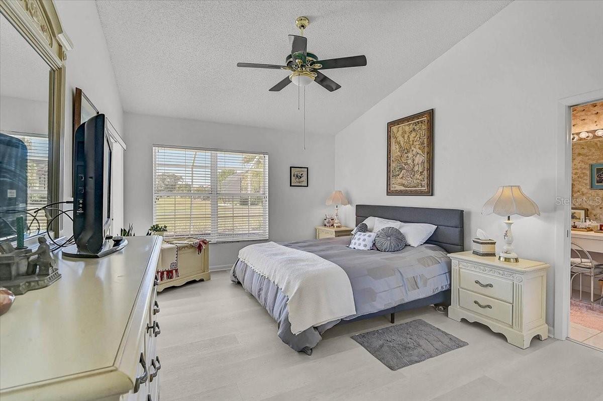 Image 11 of 35 For 4640 Peridia Boulevard E