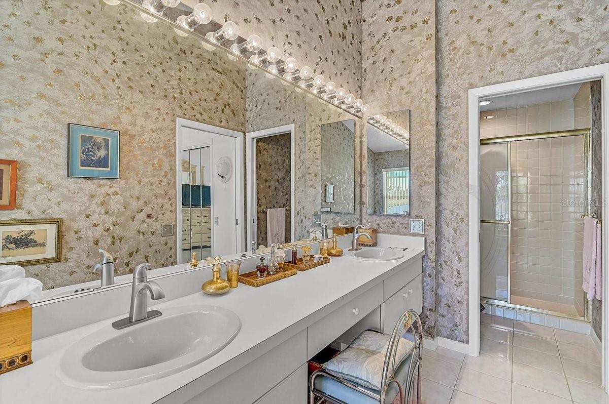 Image 15 of 35 For 4640 Peridia Boulevard E