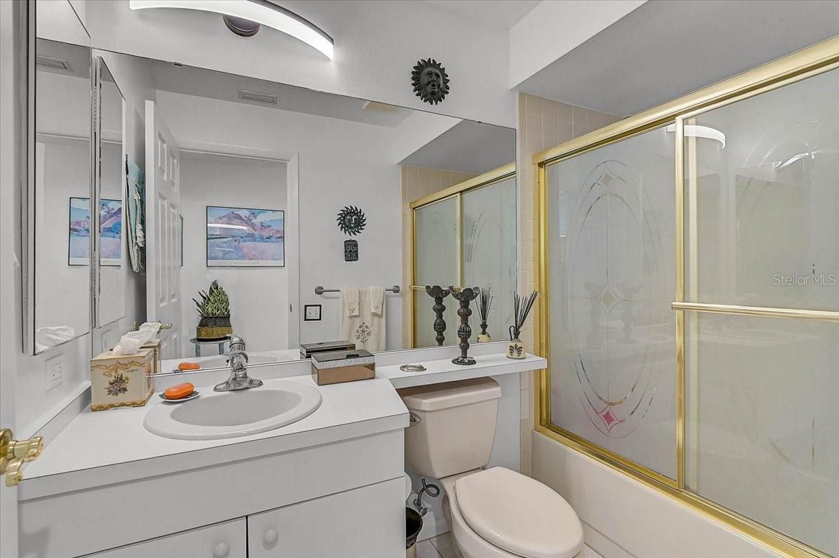 Image 17 of 35 For 4640 Peridia Boulevard E