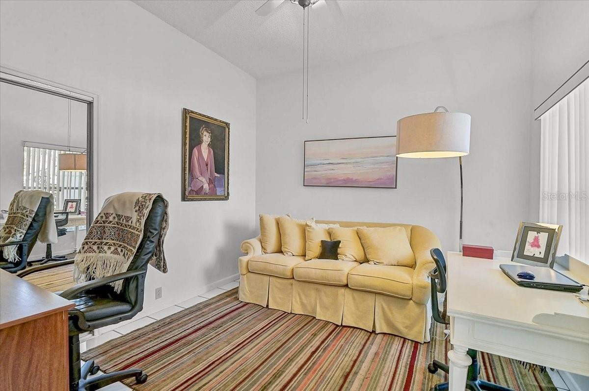 Image 18 of 35 For 4640 Peridia Boulevard E