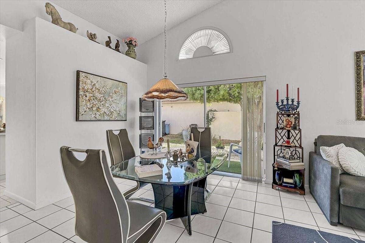 Image 20 of 35 For 4640 Peridia Boulevard E