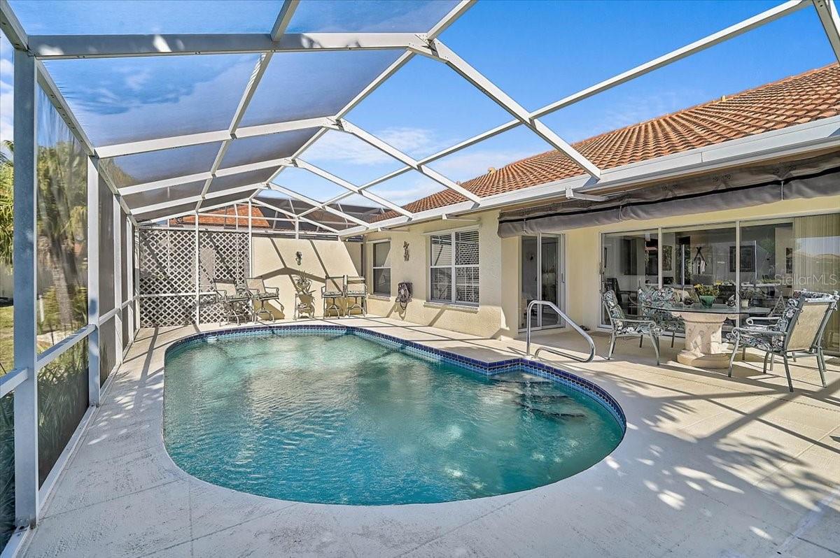 Image 26 of 35 For 4640 Peridia Boulevard E