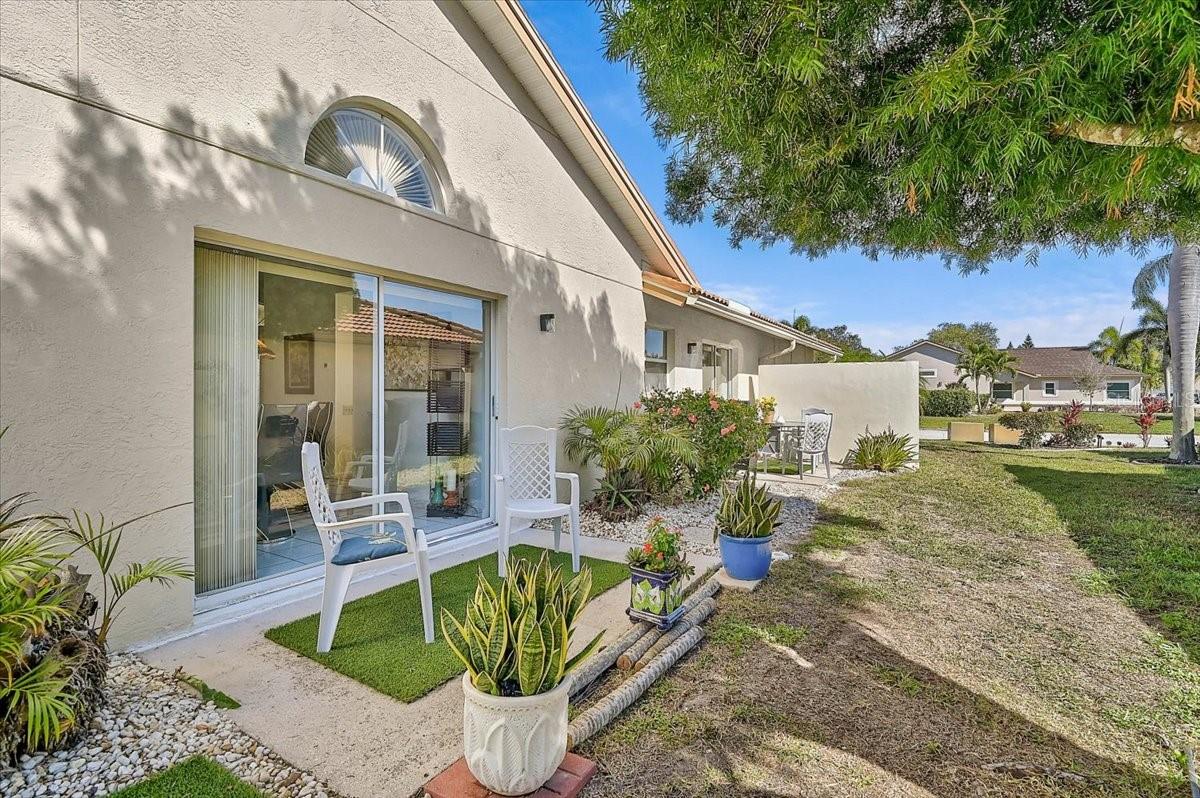 Image 29 of 35 For 4640 Peridia Boulevard E