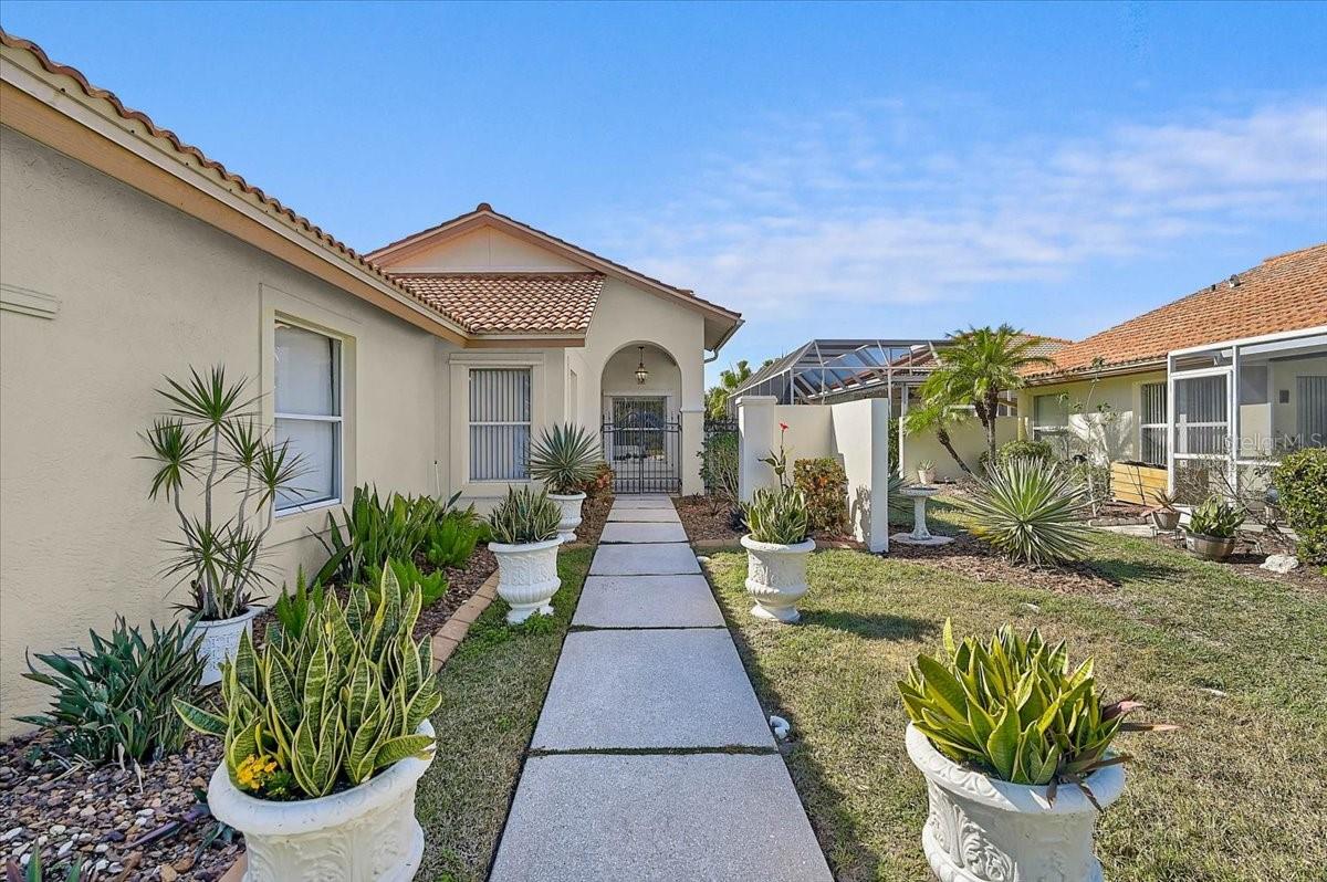 Image 3 of 35 For 4640 Peridia Boulevard E