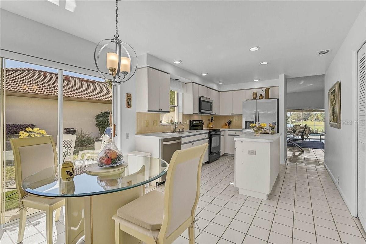 Image 9 of 35 For 4640 Peridia Boulevard E