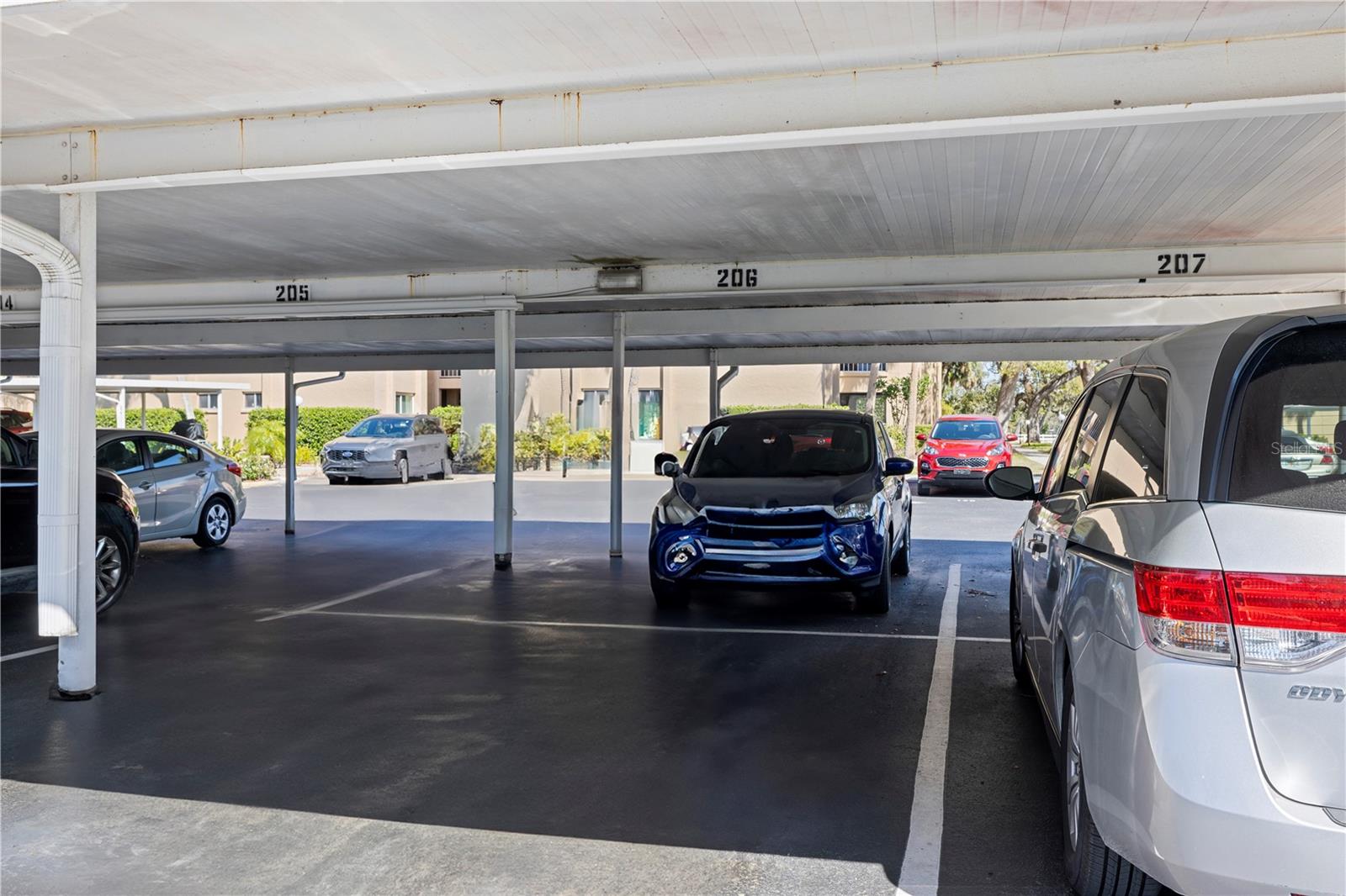 Image 13 of 17 For 1540 Glen Oaks Drive E B326