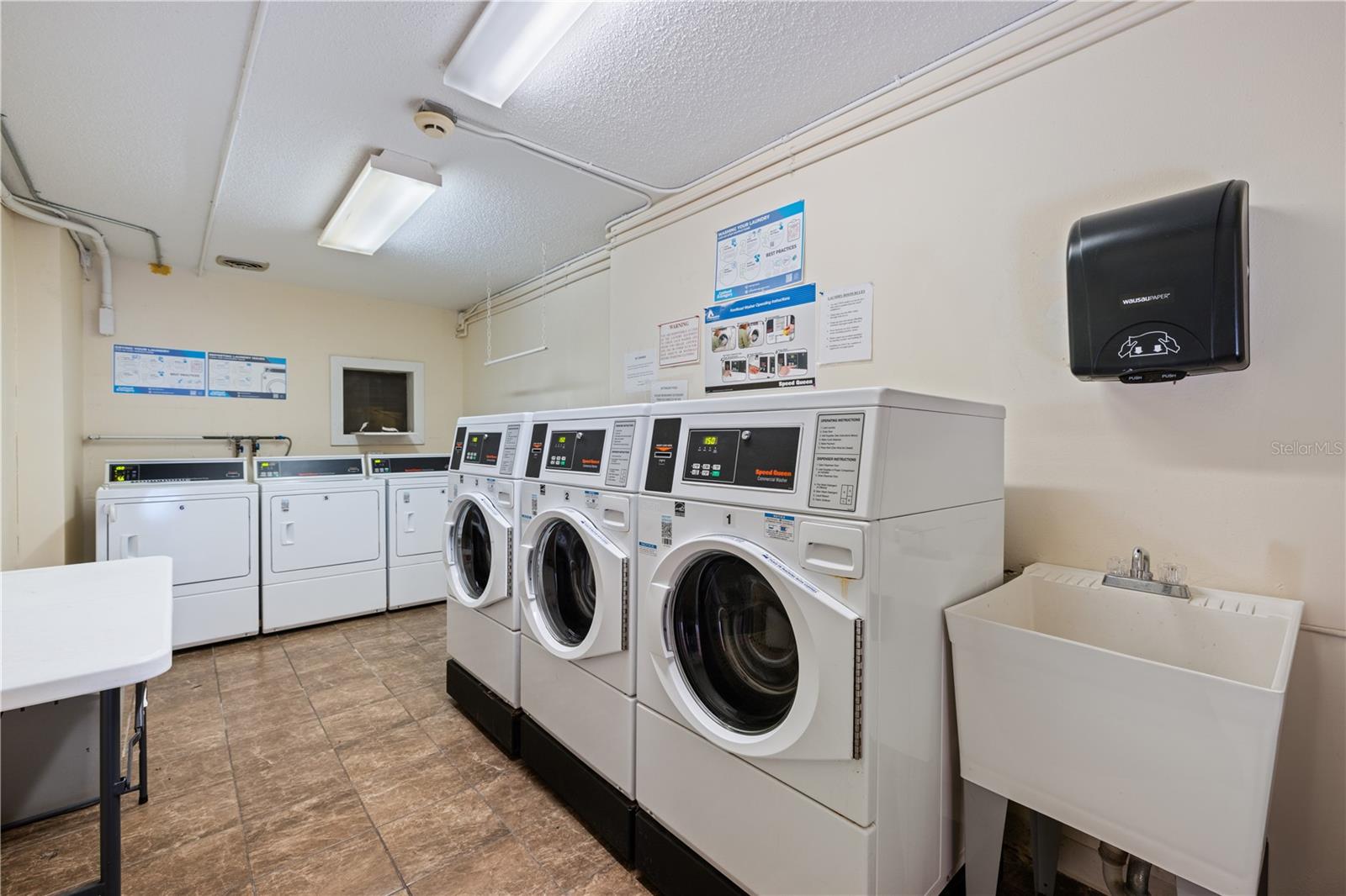 Image 15 of 17 For 1540 Glen Oaks Drive E B326