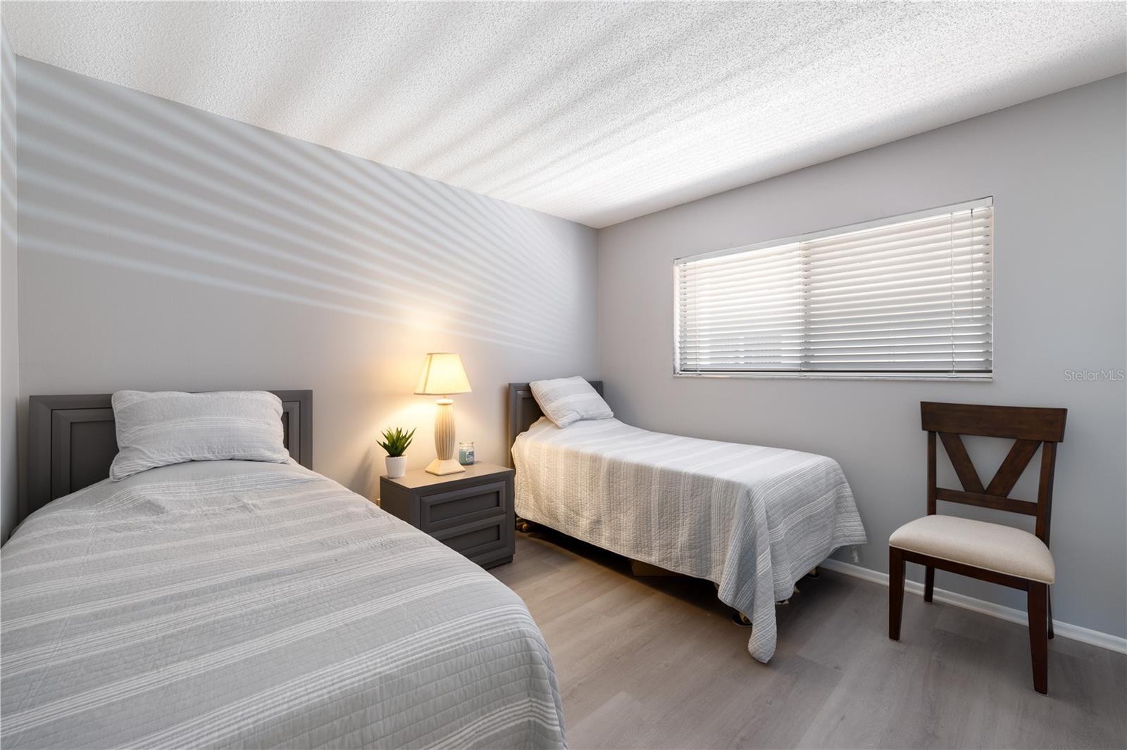 Image 7 of 17 For 1540 Glen Oaks Drive E B326