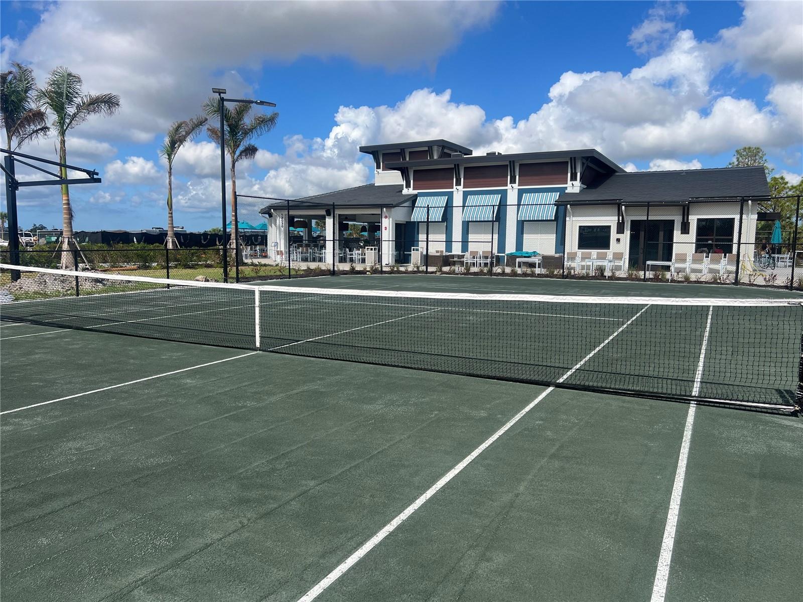 Image 21 of 28 For 17445 Opal Sand Drive 205