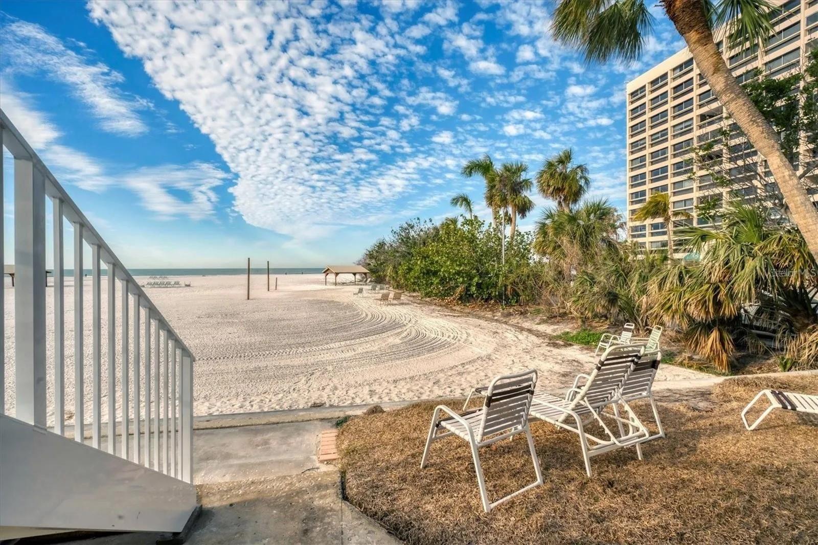 Image 23 of 43 For 6006 Midnight Pass Road 36