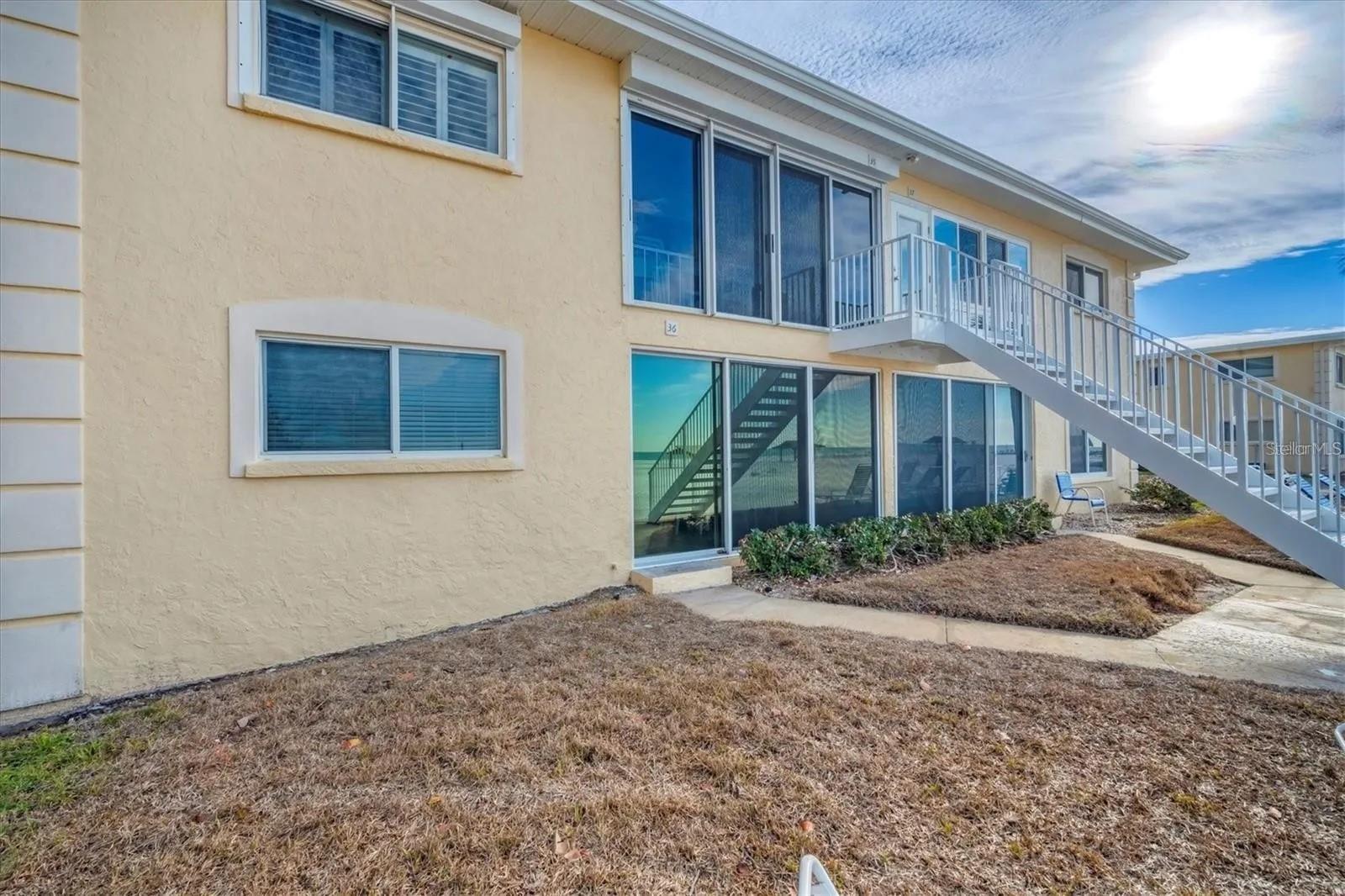 Image 26 of 43 For 6006 Midnight Pass Road 36