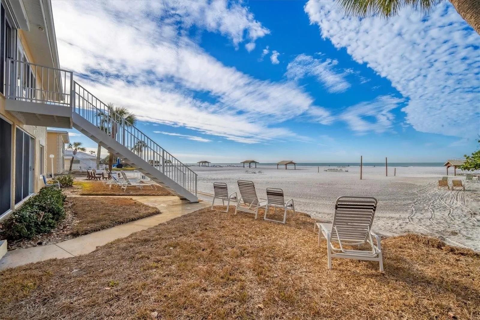 Image 27 of 43 For 6006 Midnight Pass Road 36