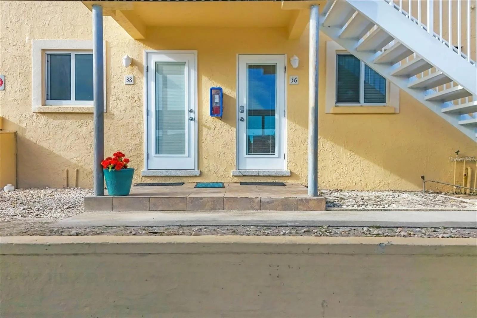 Image 3 of 43 For 6006 Midnight Pass Road 36