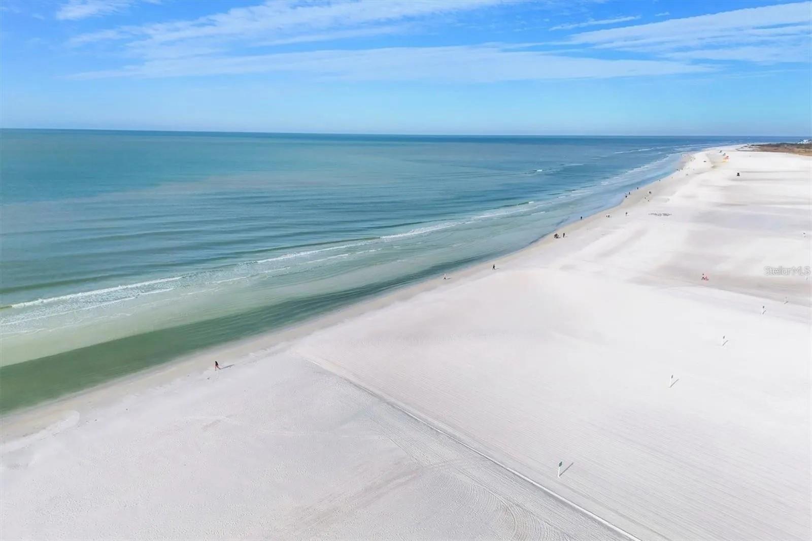 Image 33 of 43 For 6006 Midnight Pass Road 36