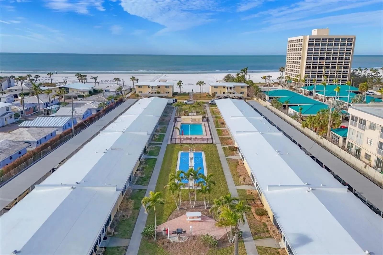 Image 41 of 43 For 6006 Midnight Pass Road 36