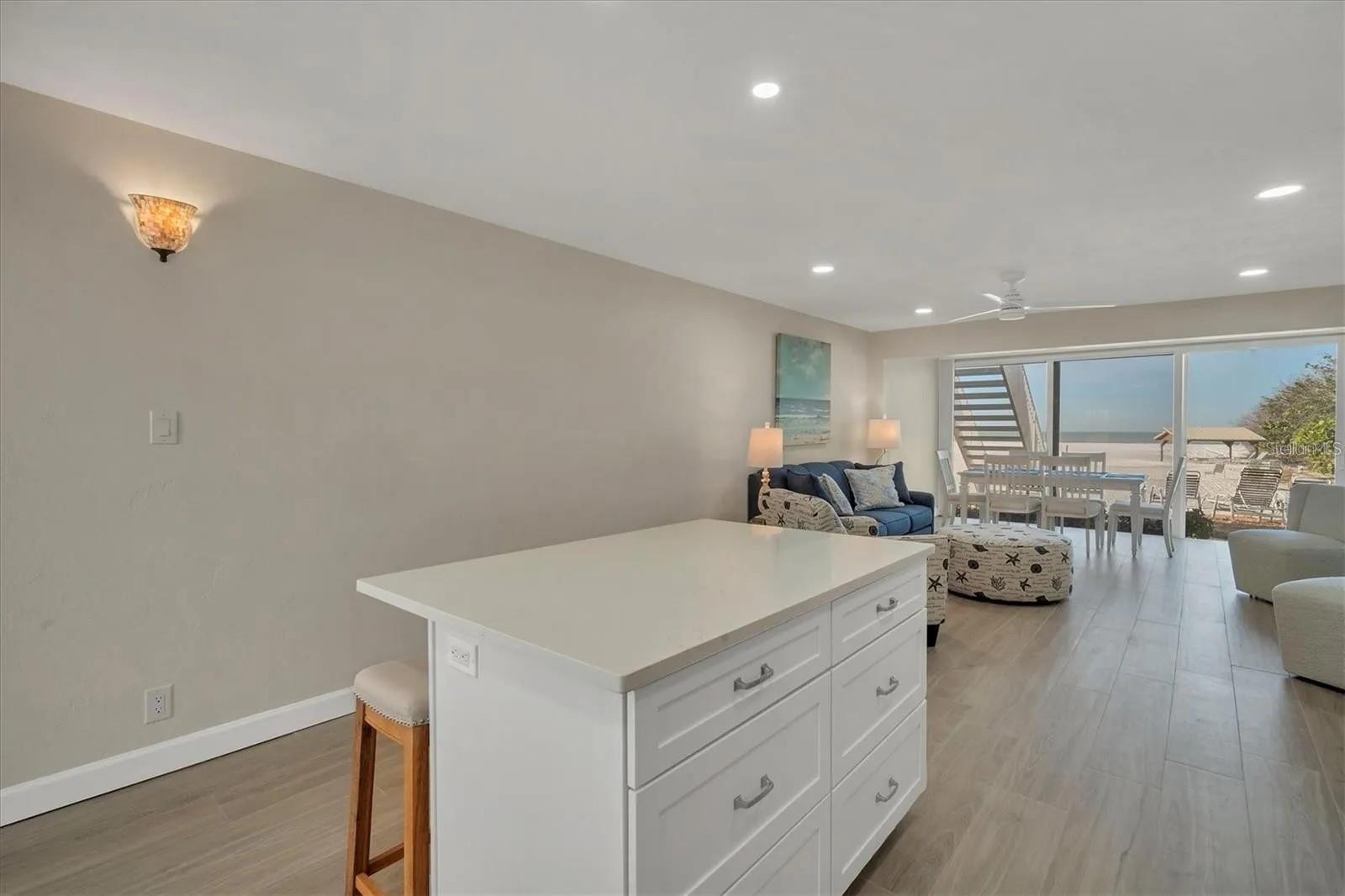 Image 9 of 43 For 6006 Midnight Pass Road 36