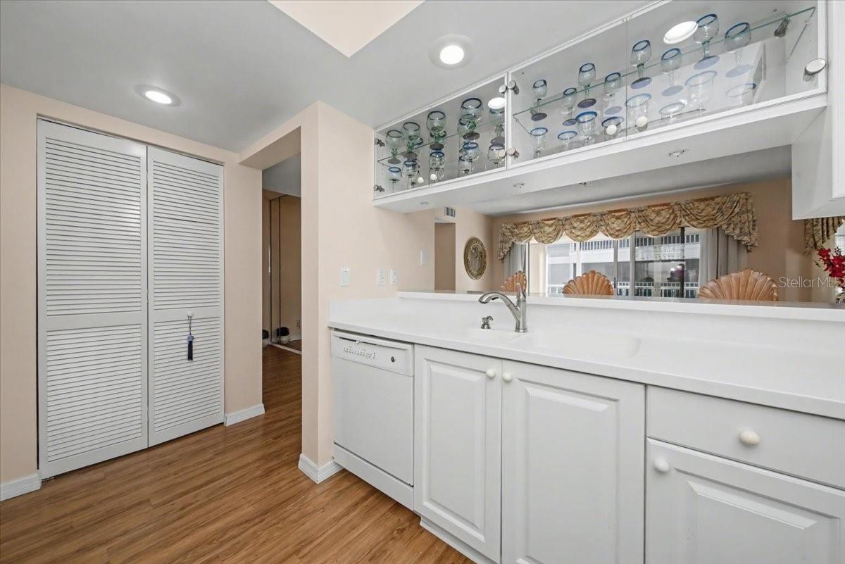 Image 13 of 32 For 1233 Edgewater Circle 65