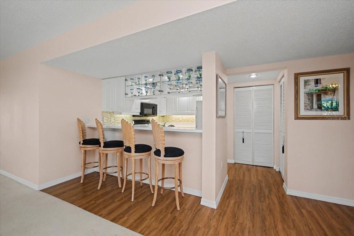 Image 14 of 32 For 1233 Edgewater Circle 65