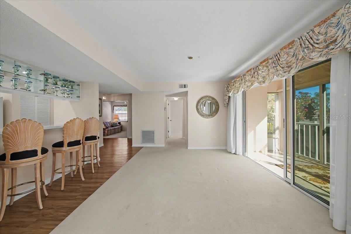 Image 15 of 32 For 1233 Edgewater Circle 65